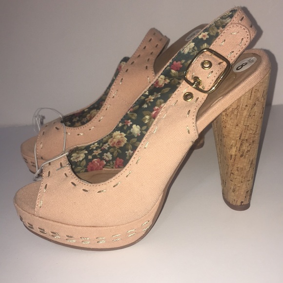 Fashion Heels - Picture 2 of 3